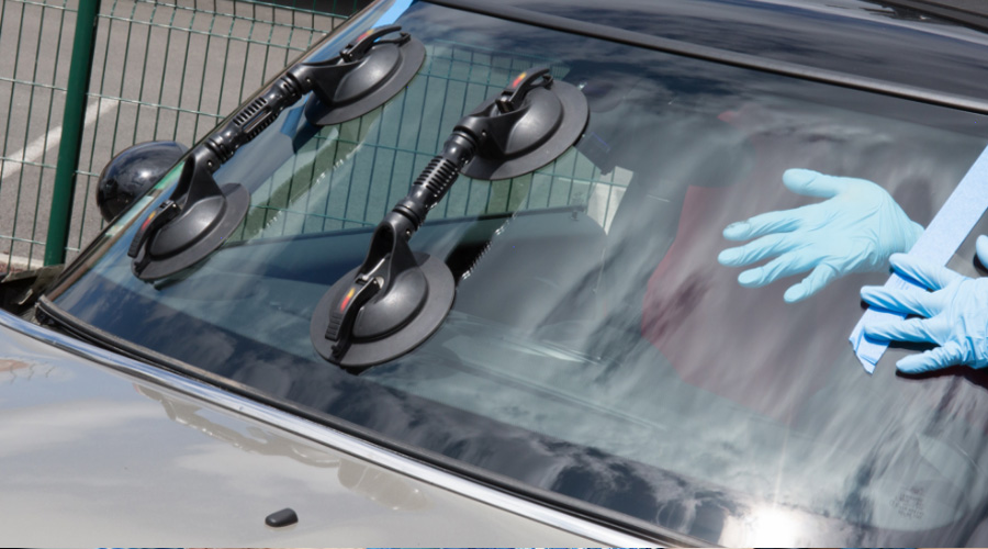 Car Glass Replacement: What to Look for in a Technician